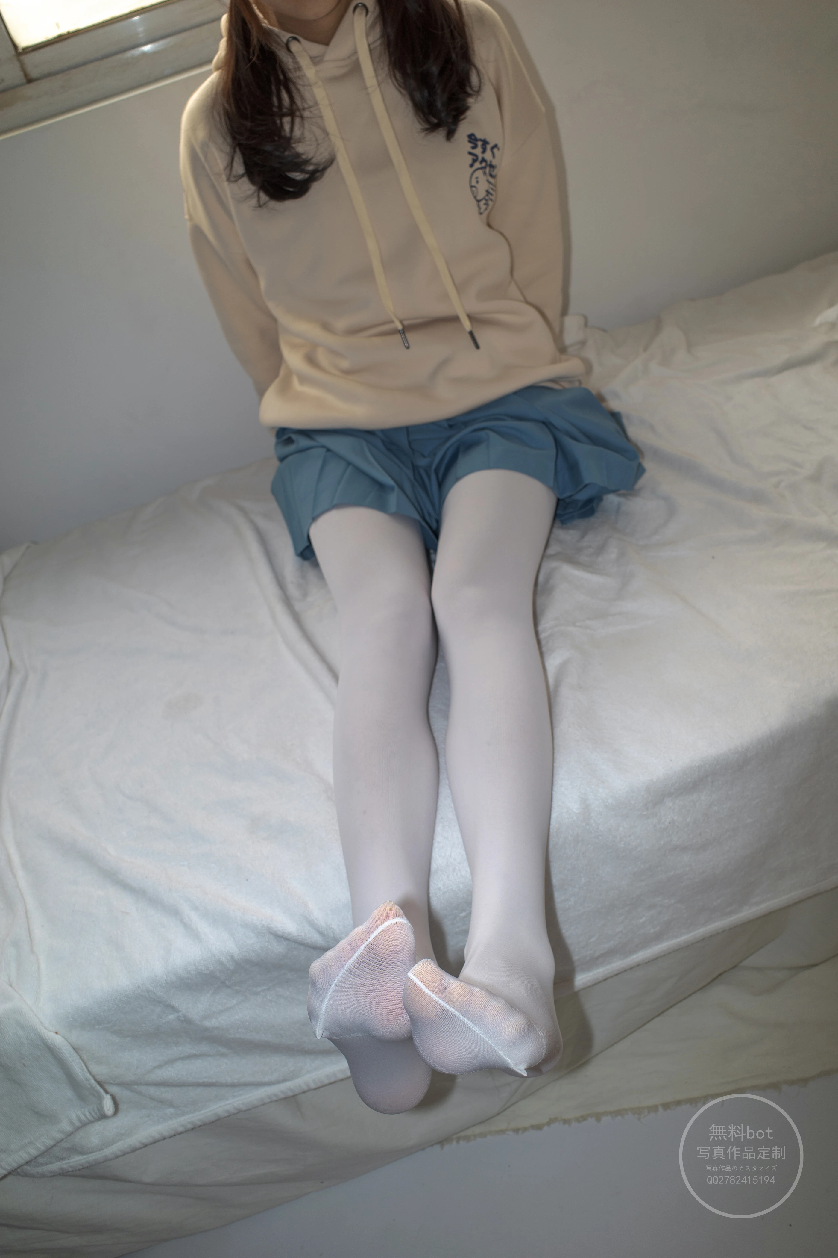 森萝财团 有料 NO.024 小香 阴暗小房间里的白丝双马尾萝莉 [84P]插图4